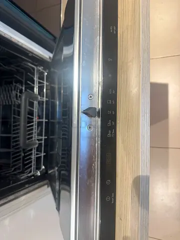 Built-in IKEA top of the range dishwasher