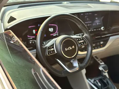 صورة 11 لـ 2023 KIA CARENS