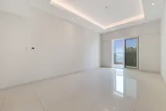 Prime Location | Unfurnished | Vacant | Mid-floor