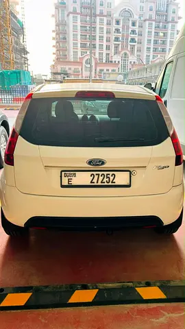 2011 FORD FIGO 照片 2