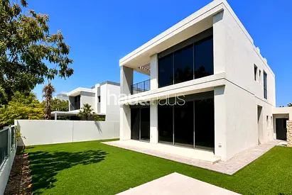 Modern | 4BR + Maids | Greenbelt Backing