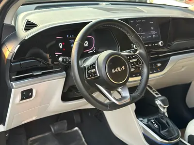 صورة 12 لـ 2023 KIA CARENS
