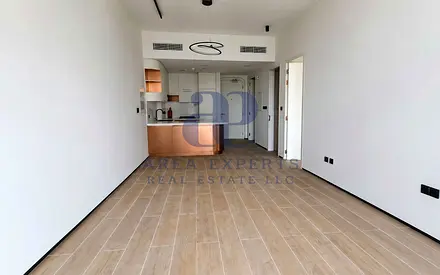 High Floor Unit with Parking | Unfurnished 1 BR