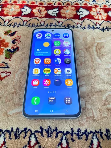 Samsung Galaxy phone in good working condition - screen intact