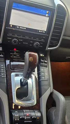 صورة 5 لـ 2011 Porsche CAYENNE