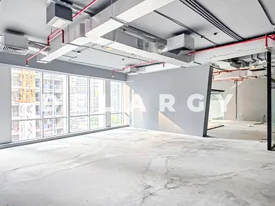 Vacant Now | 4 Parking | Partitioned