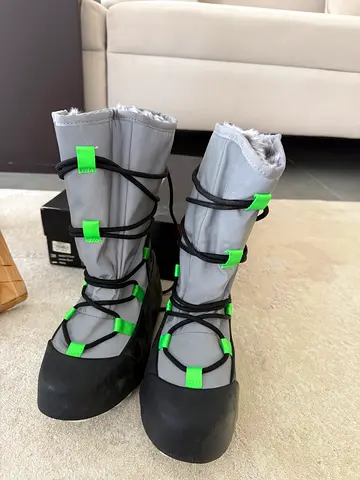 United Nude Polar Calf Boot – Reflective Cold Weather Snow Boots size38