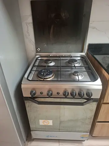 4-Burner Gas Cooker with Oven