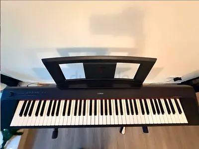 Yamaha NP - 32  Piaggero 76 Key