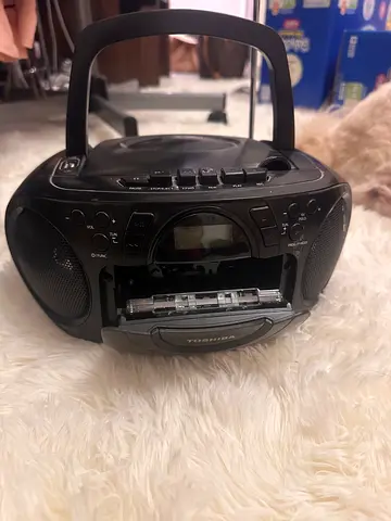Portable Toahiba Boombox with Cassette Player and Radio