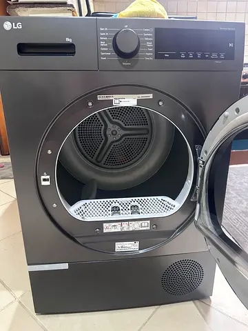 LG 8 kg Tumble Dryer Heat Pump with Sensor Dry & Child Lock 8 kg RH80T2SP7RM Dark Silver