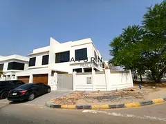 4BHK CORNER VILLA WITH BIG HALL AND WARDOBES-BIG GARDEN