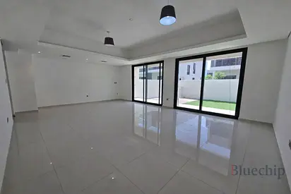 L Shape 3 Bedrooms + Maid Room - 5 Bathrooms Townhouse | R2EM - Family Friendly