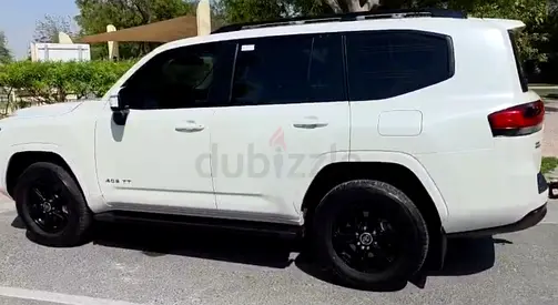 UNDER WARRANTY 2023 Toyota Land Cruiser 3.5TT Black Edition | GCC | Low KM | Toyota Maintained