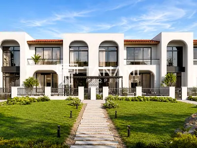 Luxury 4BR Townhouse | Spacious Layout | Hot Price