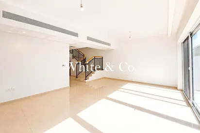 3 Bedroom |Roof access | Closed Kitchen