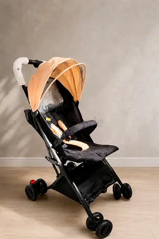 Selling a Giggles Nano Baby Stroller with Canopy, brand new and never used (gift item).
