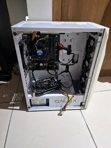 GTX 1650 White case rgb without Glass