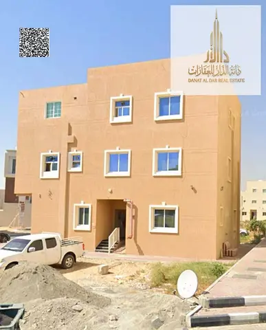 بناية استثمارية بدخل ثابت للبيع في الحليو