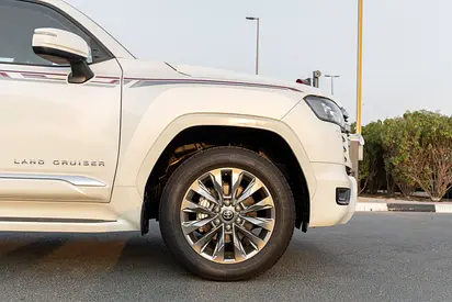 2026 Toyota LAND CRUISER 缩略图 8