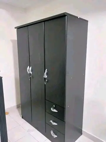 Made in Thailand 🇹🇭 dark brown colour 3door wardrobe