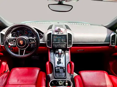 2016 Porsche CAYENNE 缩略图 9