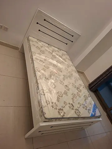 couple size 120×190.cm.bed frame with mattress - white, like new