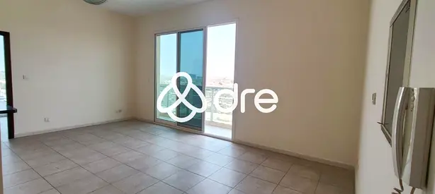 Vacant | Low floor | Open view