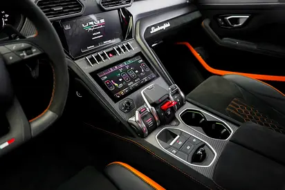 صورة 8 لـ 2023 Lamborghini URUS