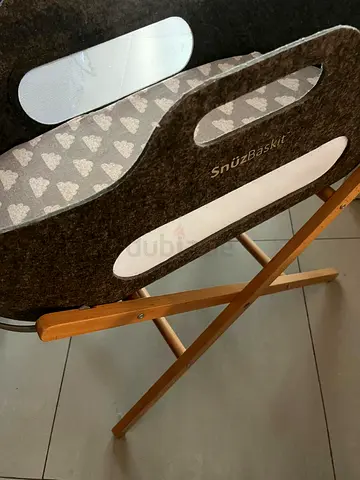 SnüzSnüz Baby Bassinet with Wooden Foldable Stand - Grey