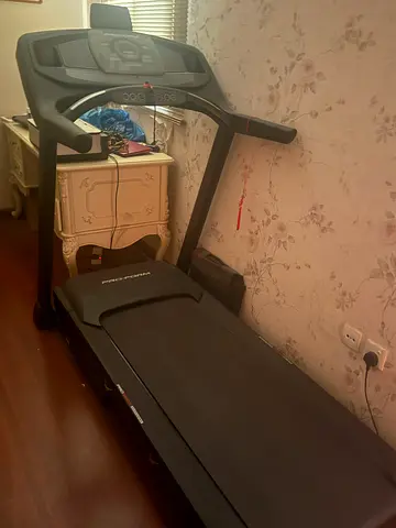 Barely Used Home pro form Treadmill in Good Condition — Motorized Running Machine with bluetooth