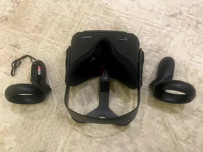 Oculus Quest 1 VR Headset [Used - مستعمل]
