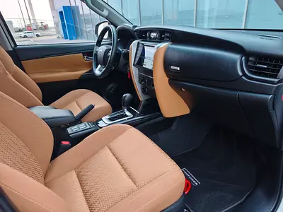 2019 Toyota FORTUNER 照片 12