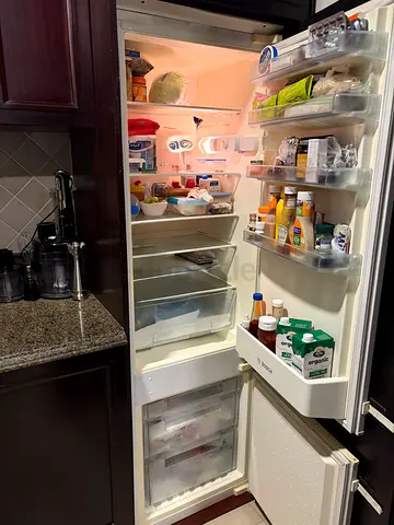 Bosch Integrated Built-In Fridge Freezer – Excellent Condition