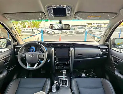 2026 Toyota FORTUNER photo 9