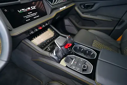 2025 Lamborghini URUS 照片 8