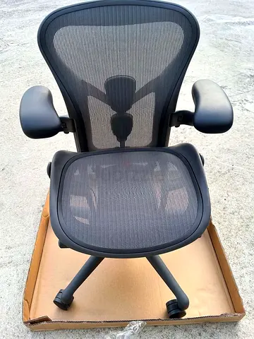 Herman Miller Aeron remastered size B fully loaded