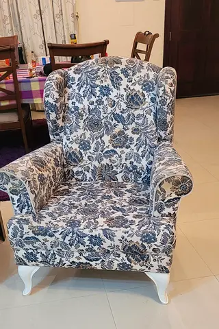 Coffee table and side table and two sofa chairs