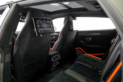 صورة 9 لـ 2023 Lamborghini URUS