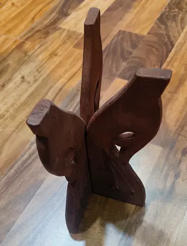 Wooden carved stand 22cm height
