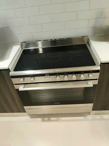 Siemens brand electric ceramic cooker 90cm