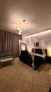 Huge Master Bedroom with Private Balcony | 8 Mins to Metro | Clean and Quiet Apartment