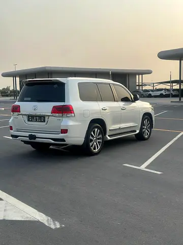2018 Toyota LAND CRUISER — фото 4