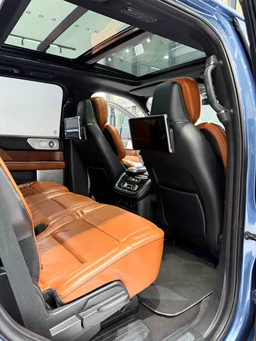 صورة 10 لـ 2018 Lincoln NAVIGATOR