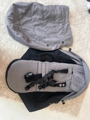 BABYZEN YOYO Newborn Pack 0+ – Grey – Good Condition