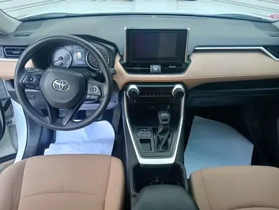 صورة 9 لـ 2023 Toyota RAV 4
