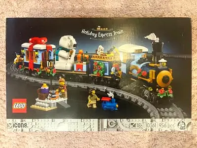BARGAIN BRAND NEW LEGO 10361 ICONS HOLIDAY EXPRESS TRAIN