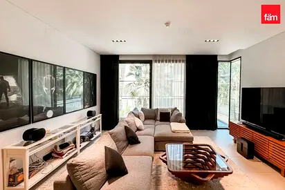 1 Bed Large | Bright | Rare Unit | Unfurnished
