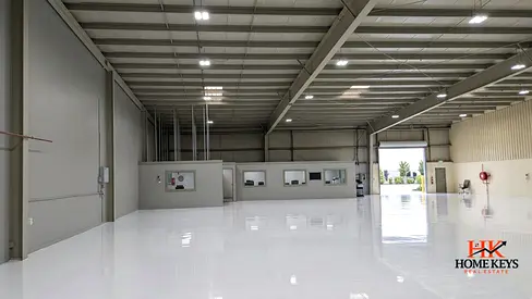 مستودع تجاري | مجمع التطوير العقاري ٢ | مساحة 8550 قدم مربع | مزود طاقة 33.50 كيلوواط