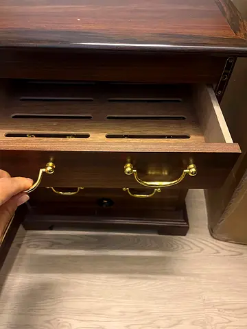 Solid Wood Hillwood Humidor with Brass Handles — Good Condition